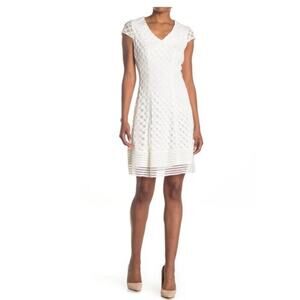 Sandra Darren White Circle Lace overlay dress, size 10, cap sleeve, Fit N Flare